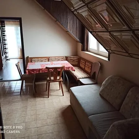 Lenoel Apartman Apartment
